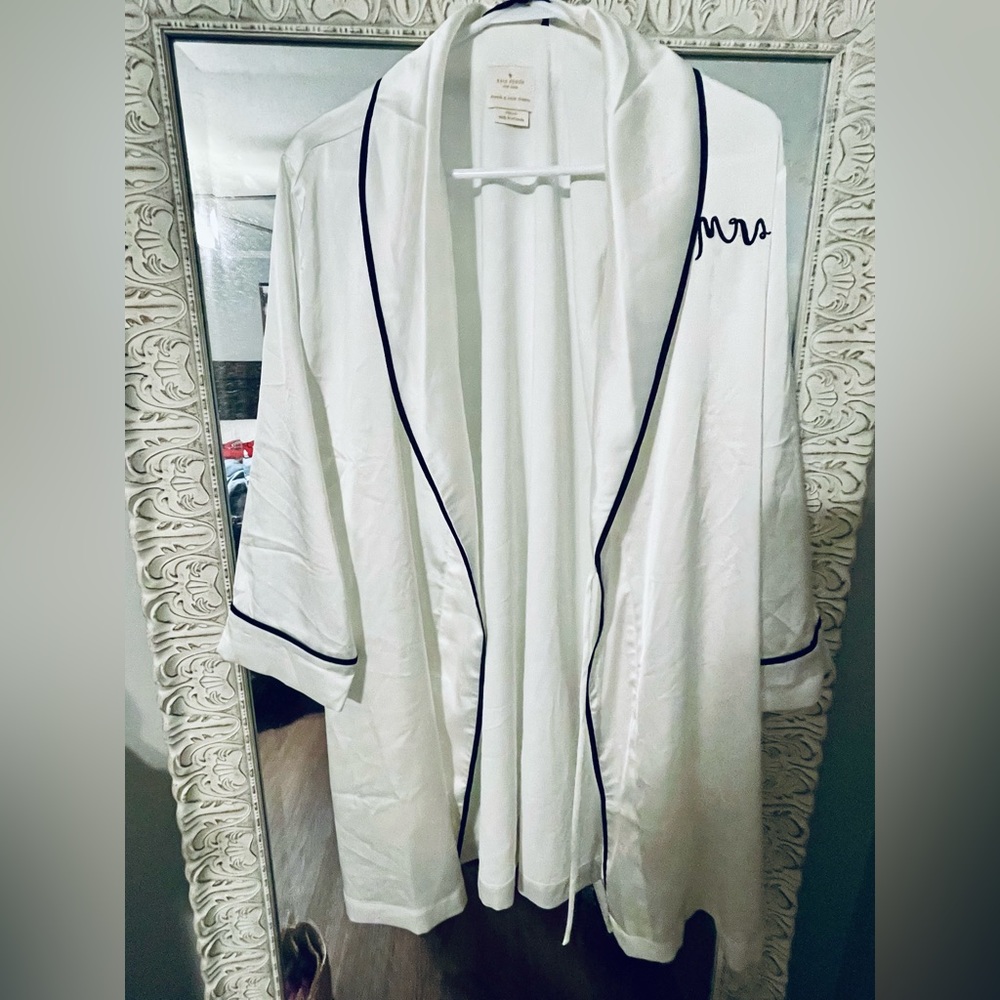 Kate Spade Mrs. Robe